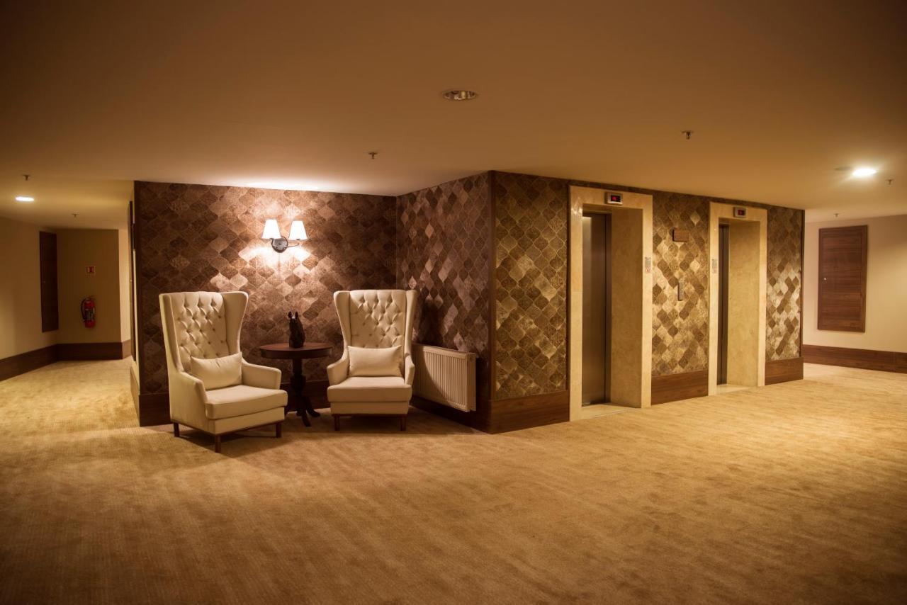 Karinna Convention Center & - Full Board Hotel