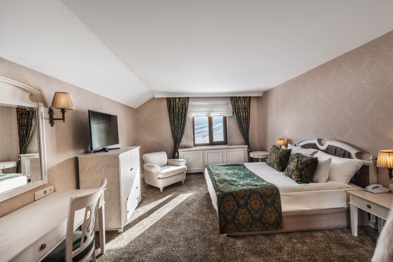 Karinna Convention Center & - Full Board Hotel