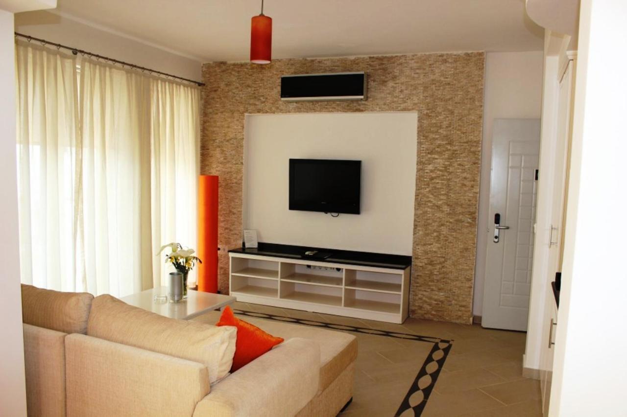Golden Life Heights Deluxe - Adult Only Hotel