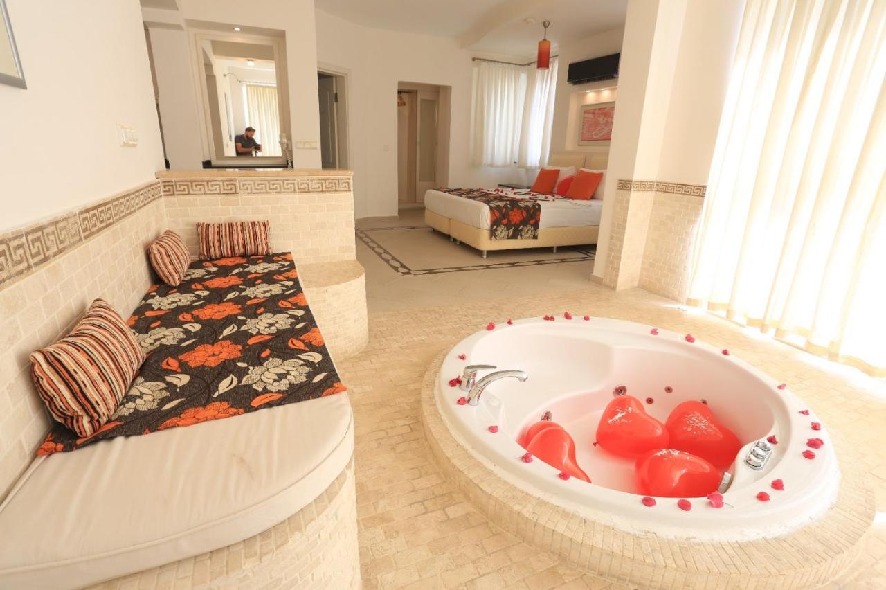 Golden Life Heights Deluxe - Adult Only Hotel