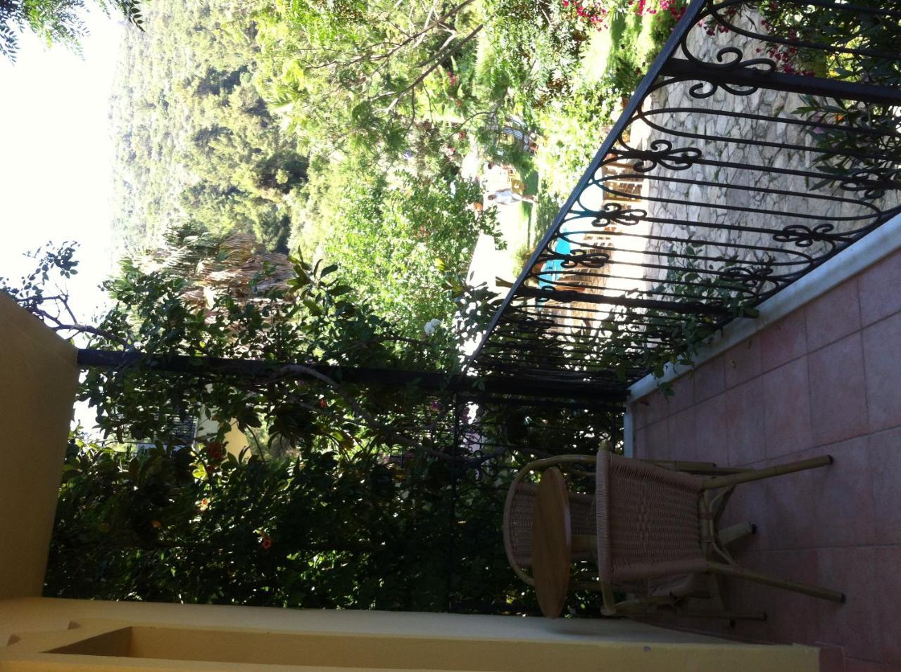 Hotel Emel *