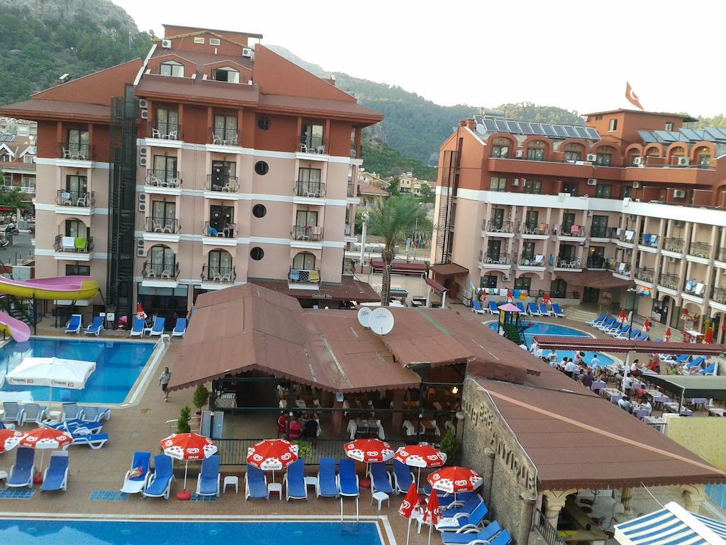 Club Chicago Hotel 2*