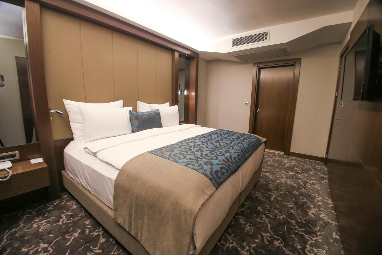 Aymira & Hotel 3*