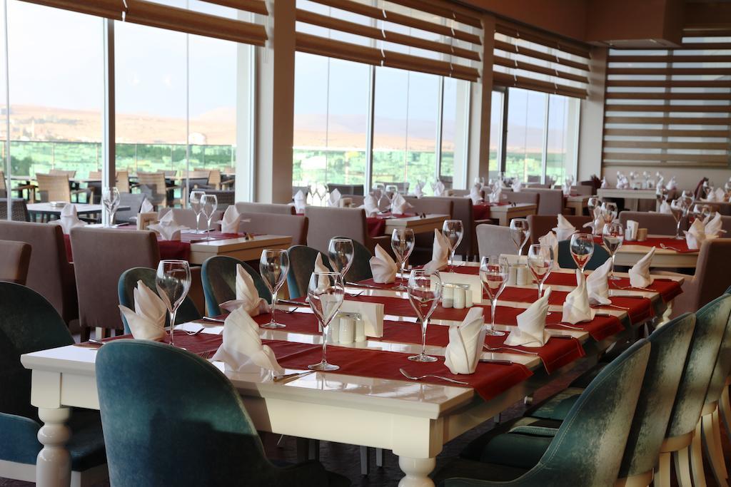 Nevali & Convention Center Hotel