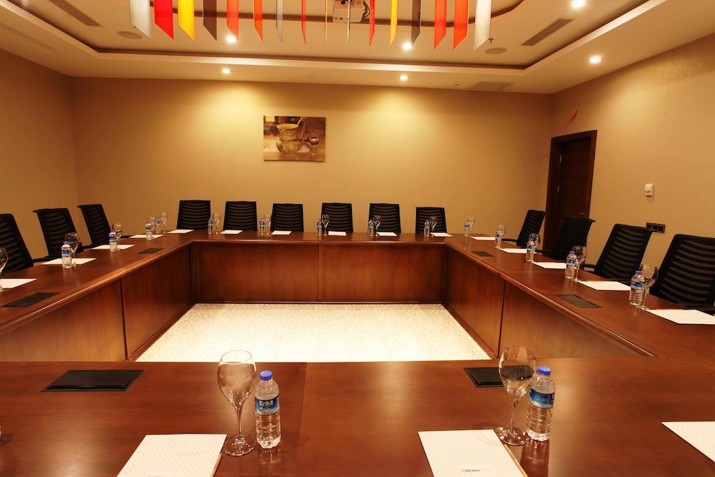 Nevali & Convention Center 5* Sanliurfa