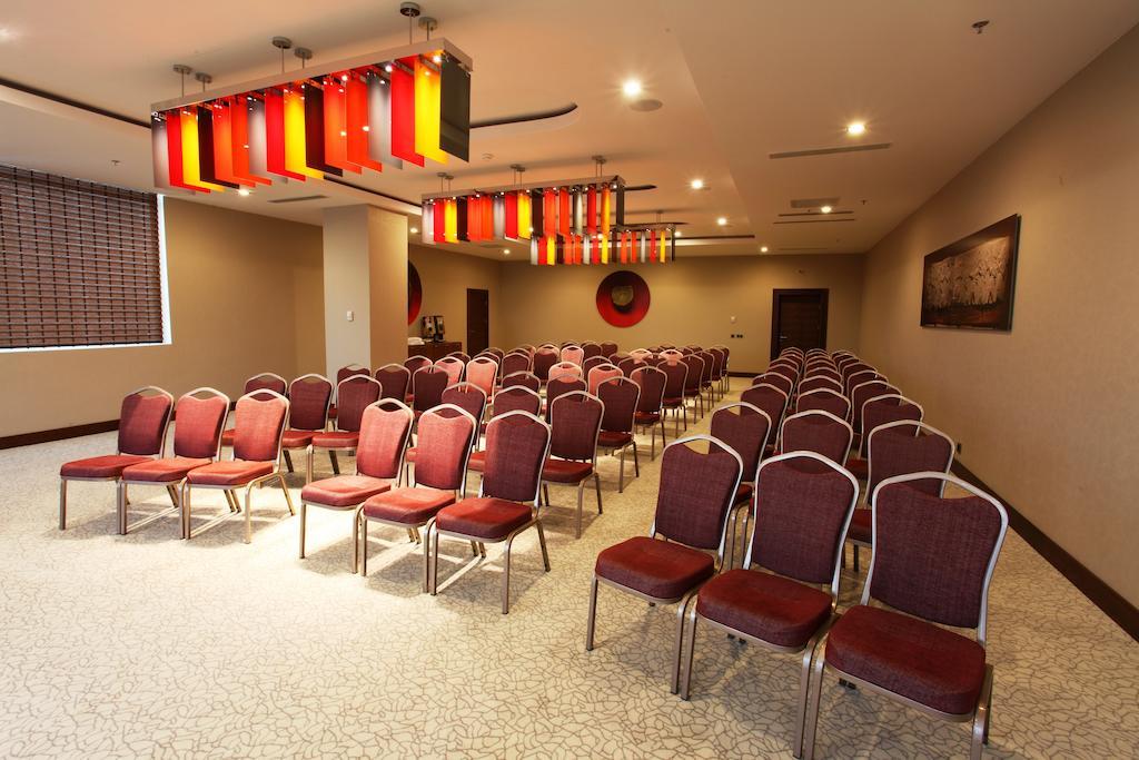 Nevali & Convention Center Hotel 5*