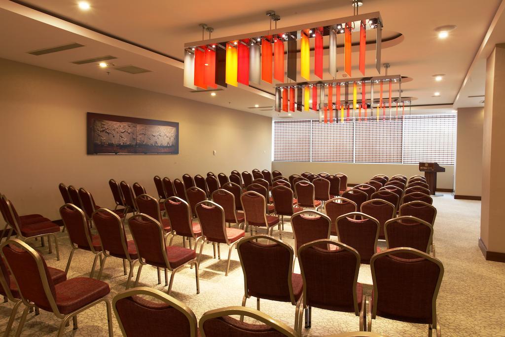 Hotel Nevali & Convention Center