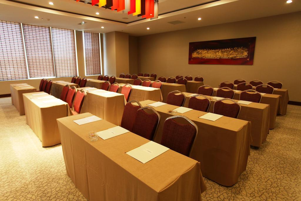 Hotel Nevali & Convention Center 5*