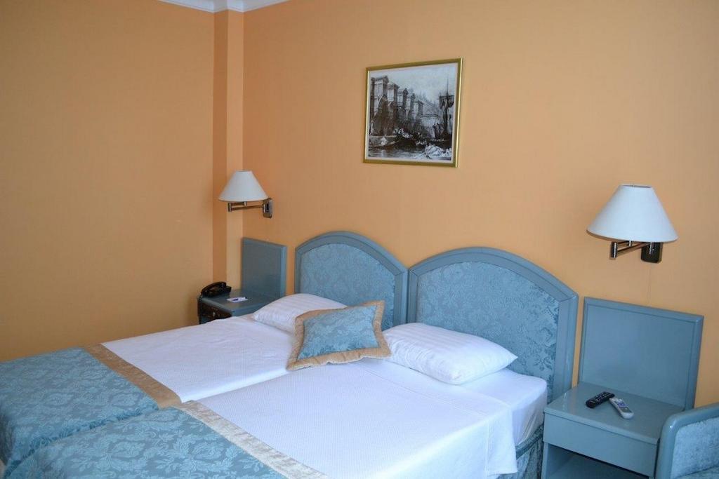 Merit Halki Palace Hotel 4*