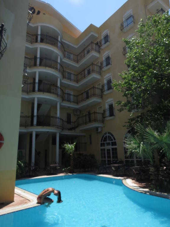 Olivia 3* Kusadasi