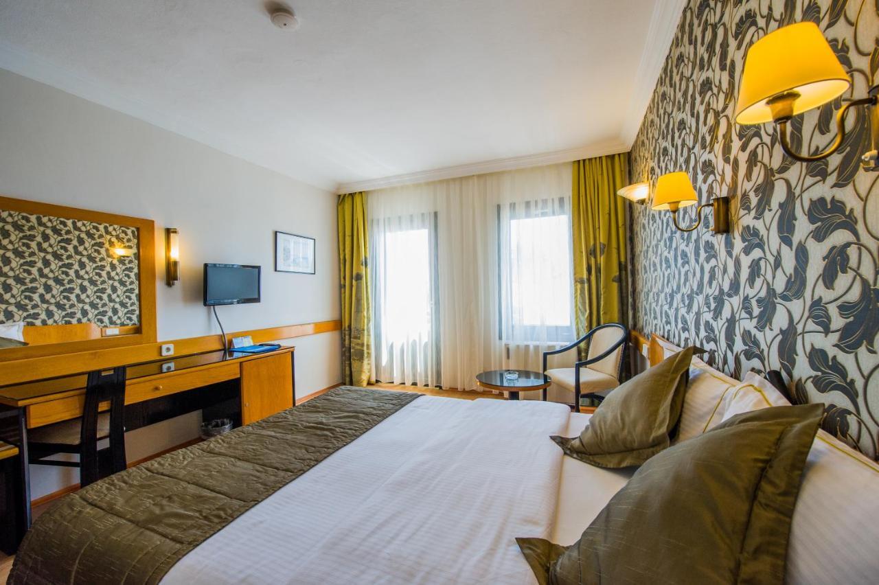 Eden Gardens Hotel