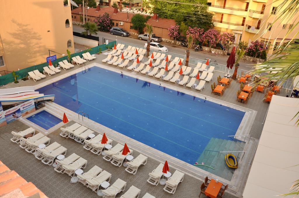 Club Dena Aparthotel 2*
