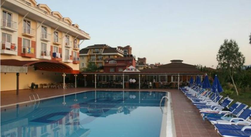 Larissa Blue Kemer