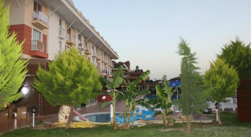 Larissa Blue Resort 3*