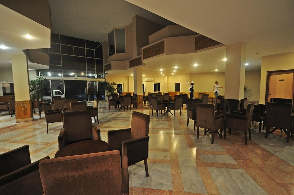 Mcs Oasis Club 4*