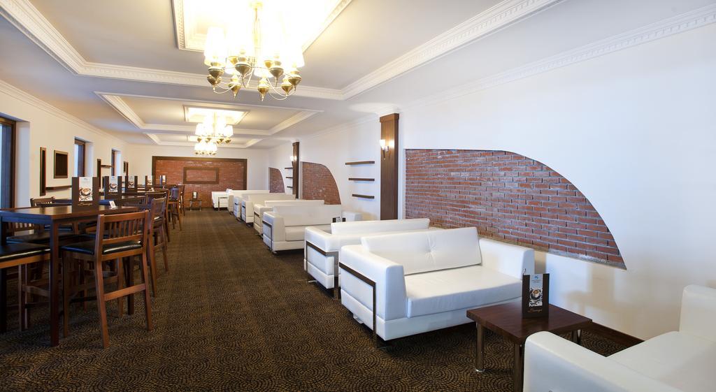 Hotel Crystal &