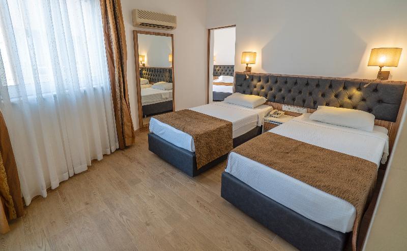 Hotel Kleopatra Celine 3*