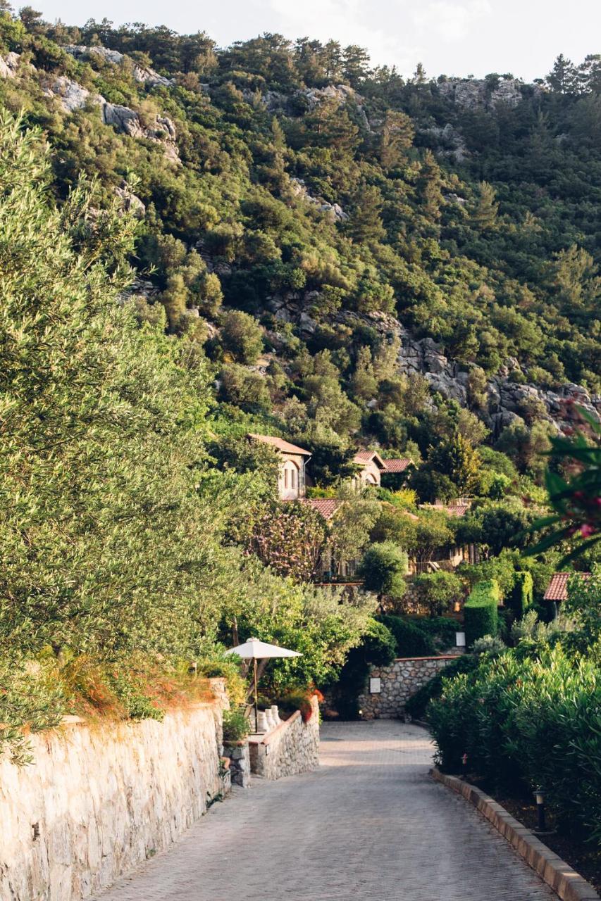 Dionysos Hotel