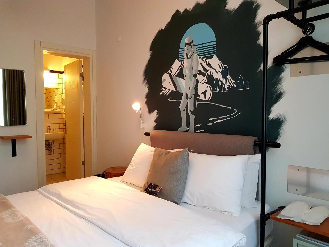 Hotel Rumours 2*