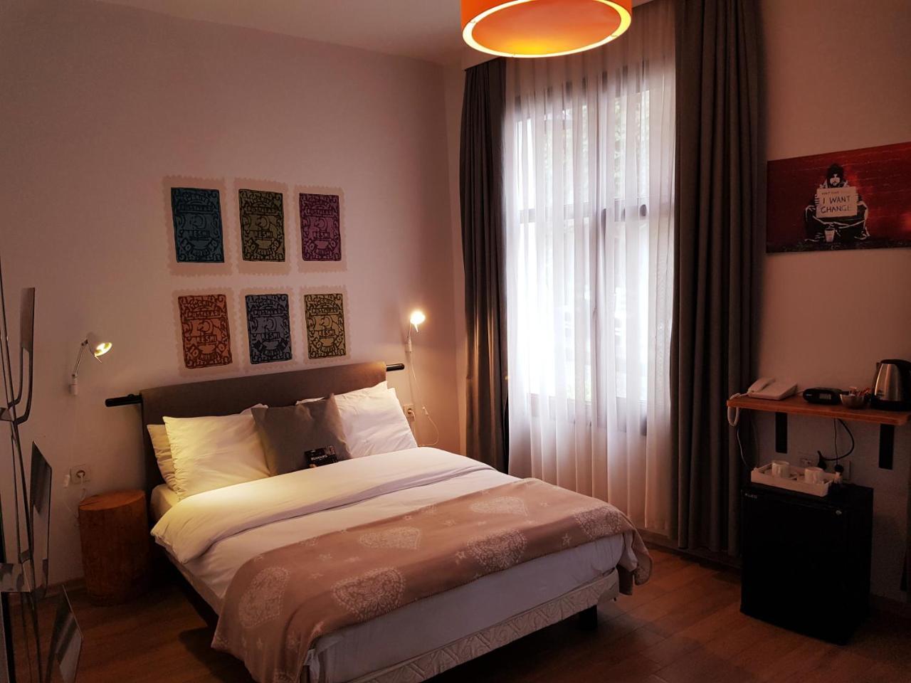 Hotel Rumours 2*