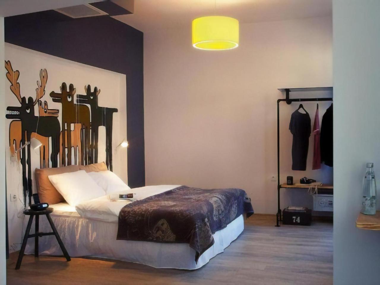 Hotel Rumours 2*