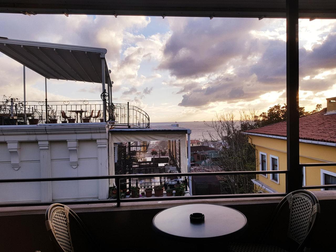 Rumours Istanbul