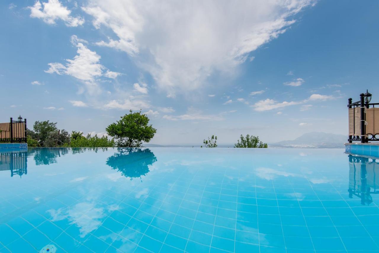 Villa Cennet Bahcesi *