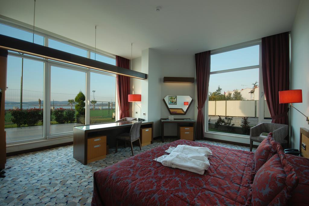Hegsagone Marine Hotel 4*
