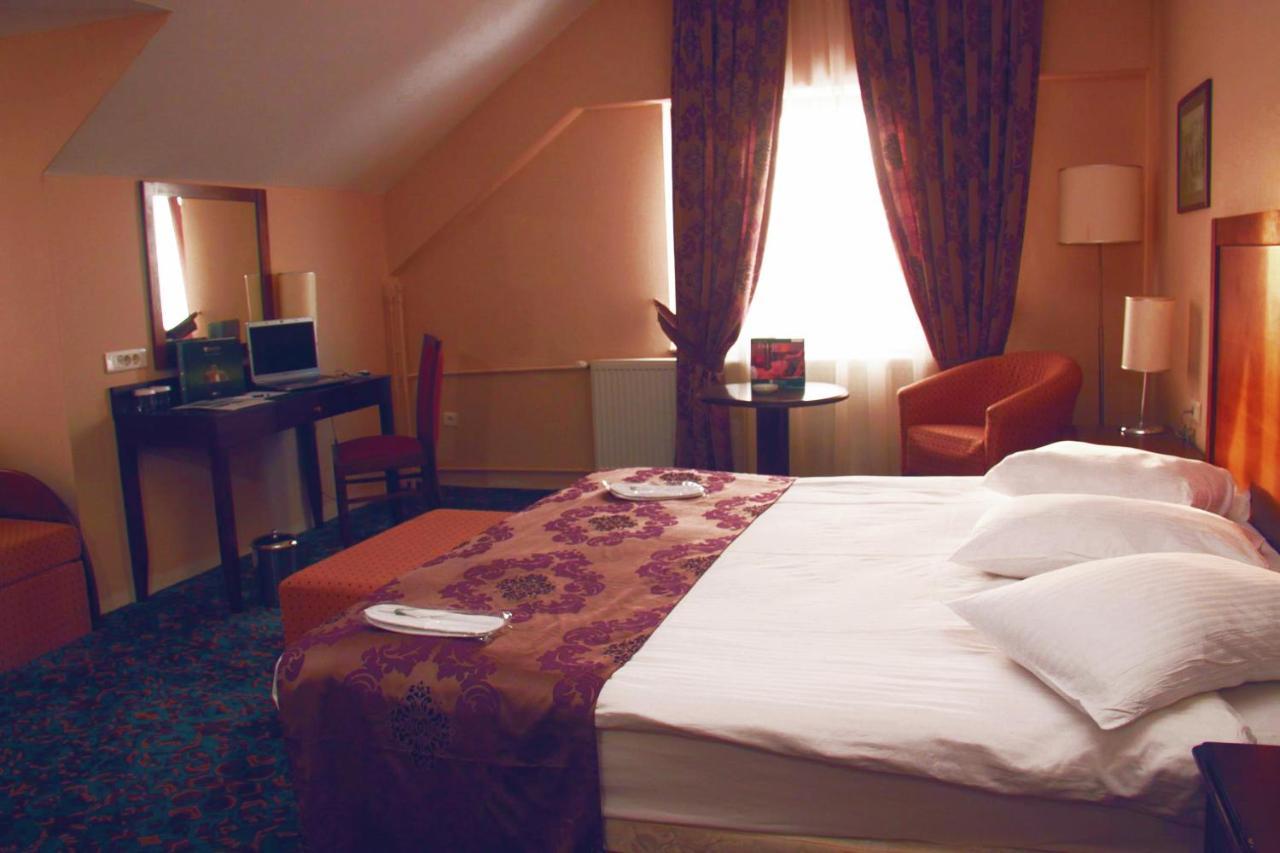The Green Park Resort