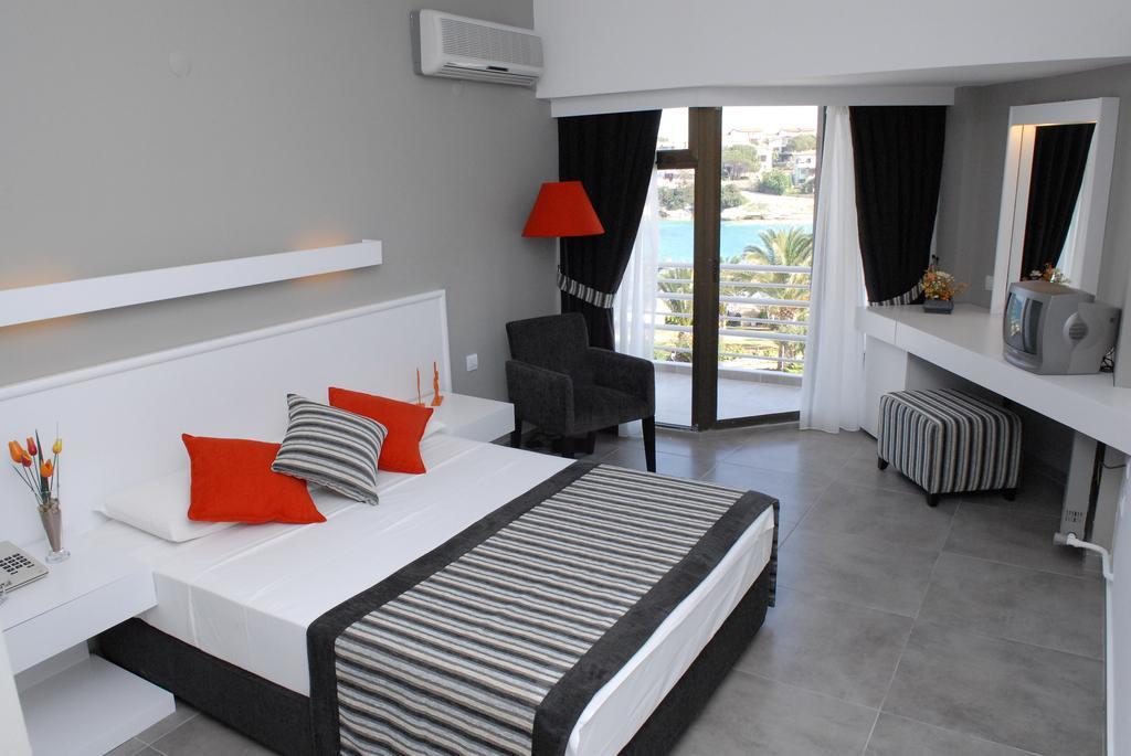 Ladin Hotel Cesme