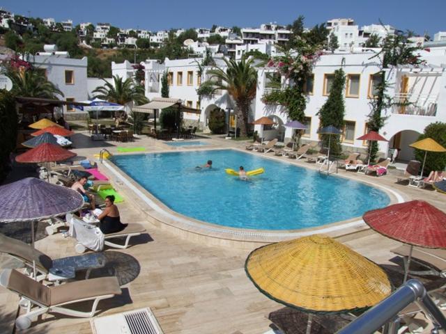 Paradise 3*