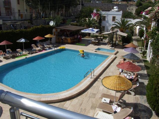 Paradise Aparthotel