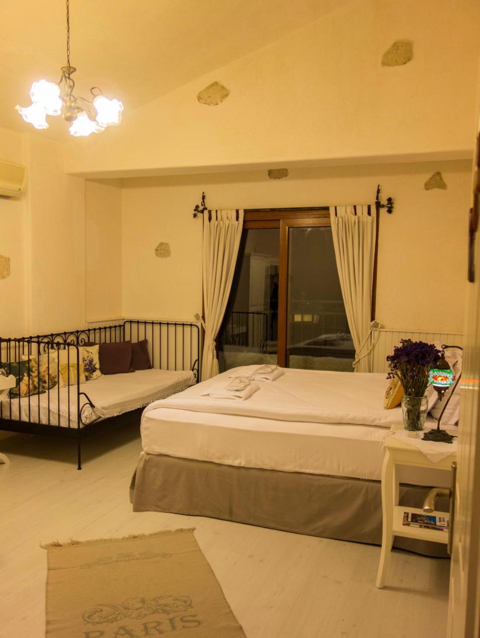 Hotel Peri Art 2*
