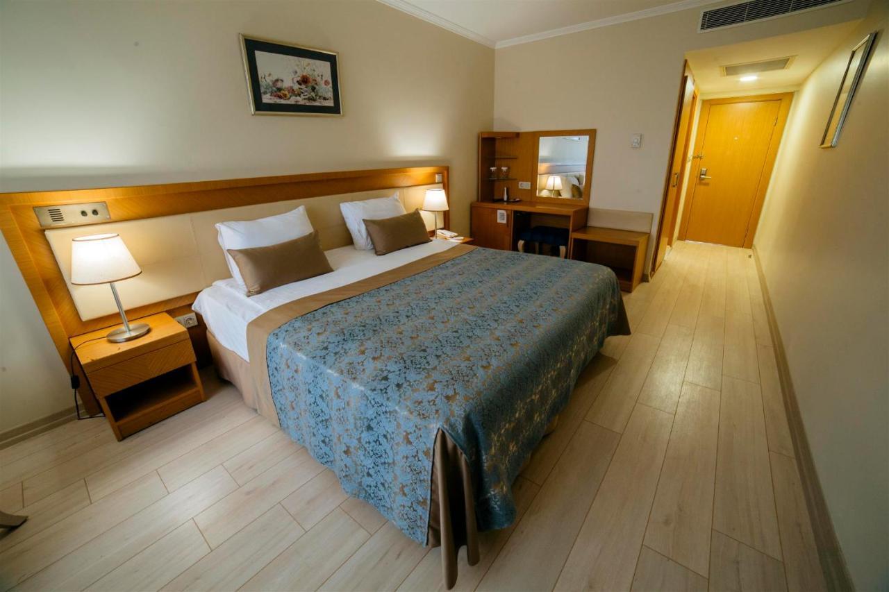 Patalya Lakeside 4*