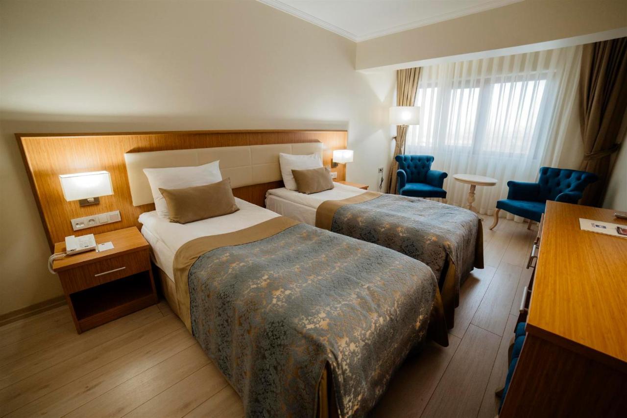 Hotel Patalya Lakeside 4*