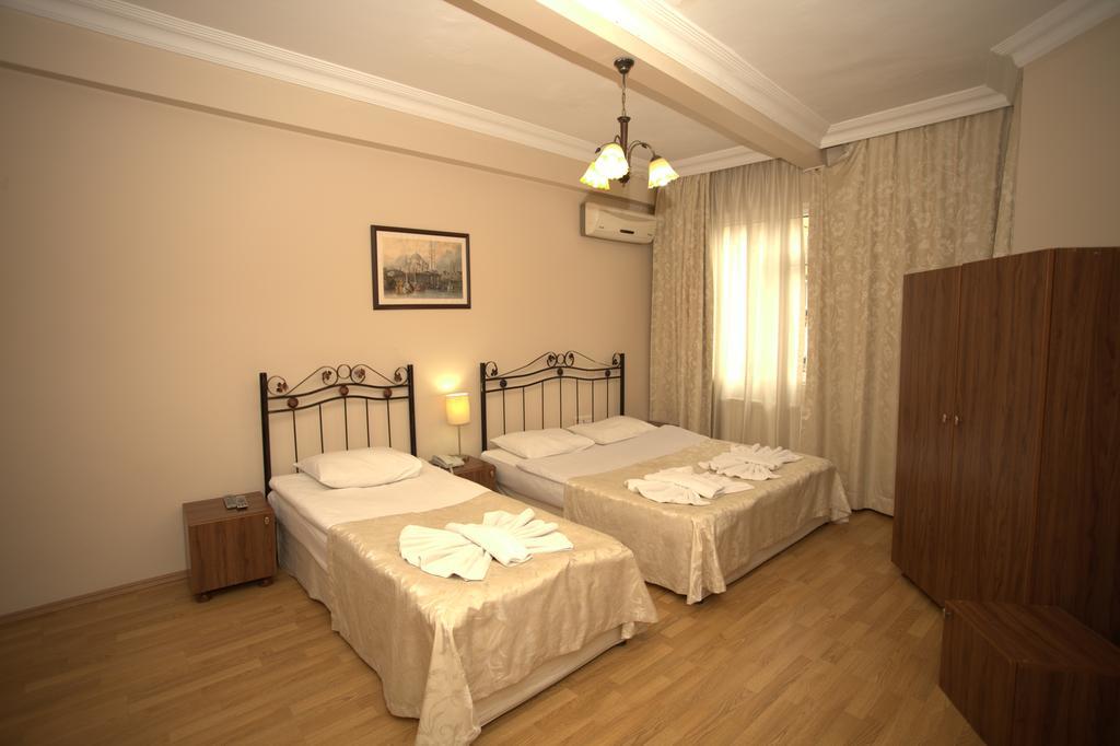 Aquarium Hotel 3*