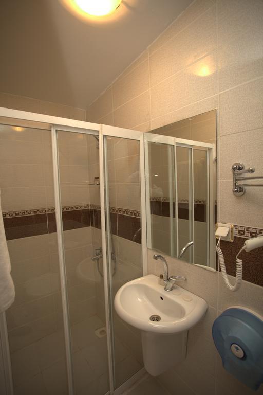 Aquarium Hotel 3*