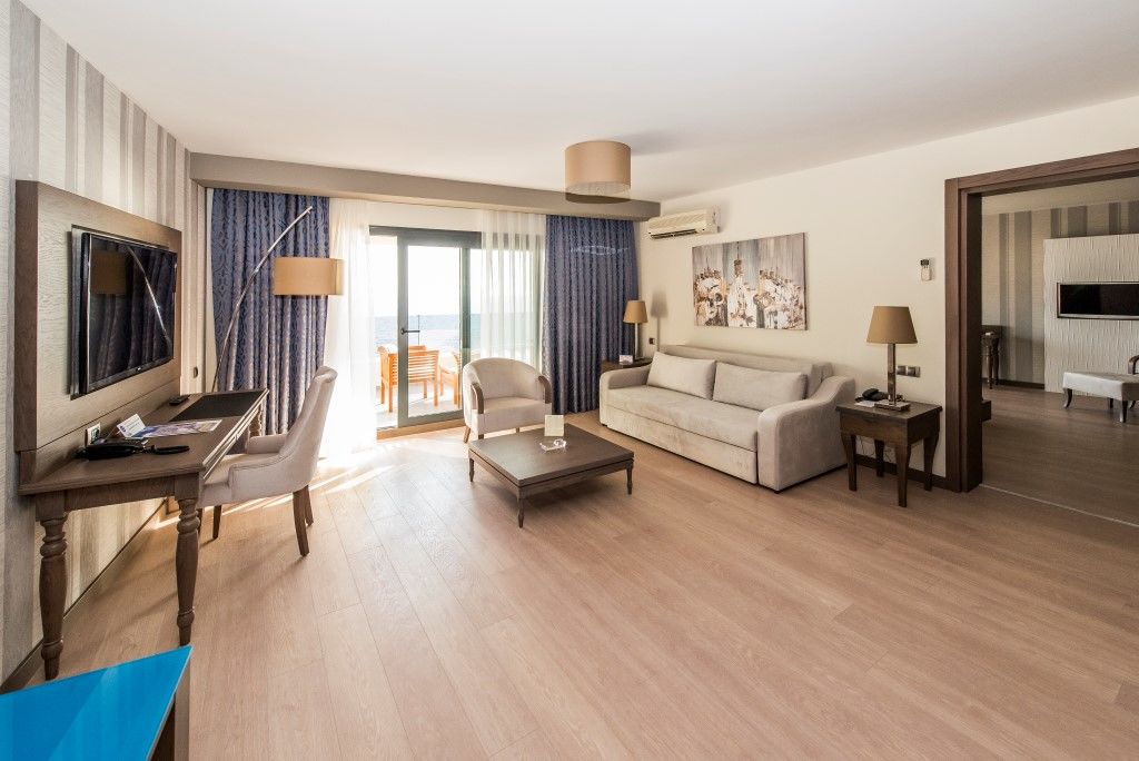 The Grand Blue Sky International 4*