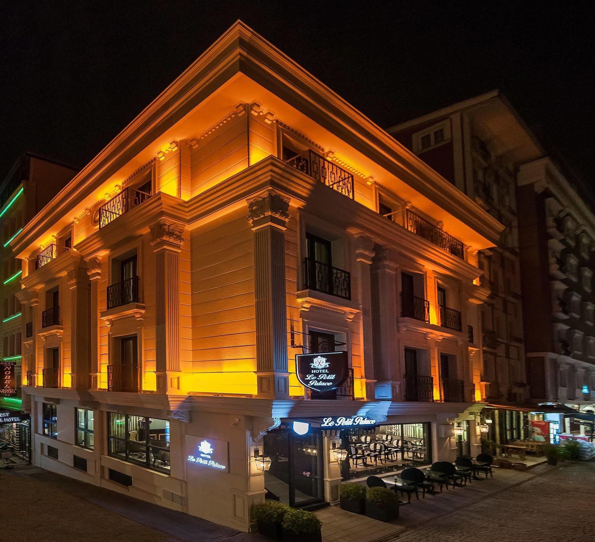 Hotel Le Petit 3*