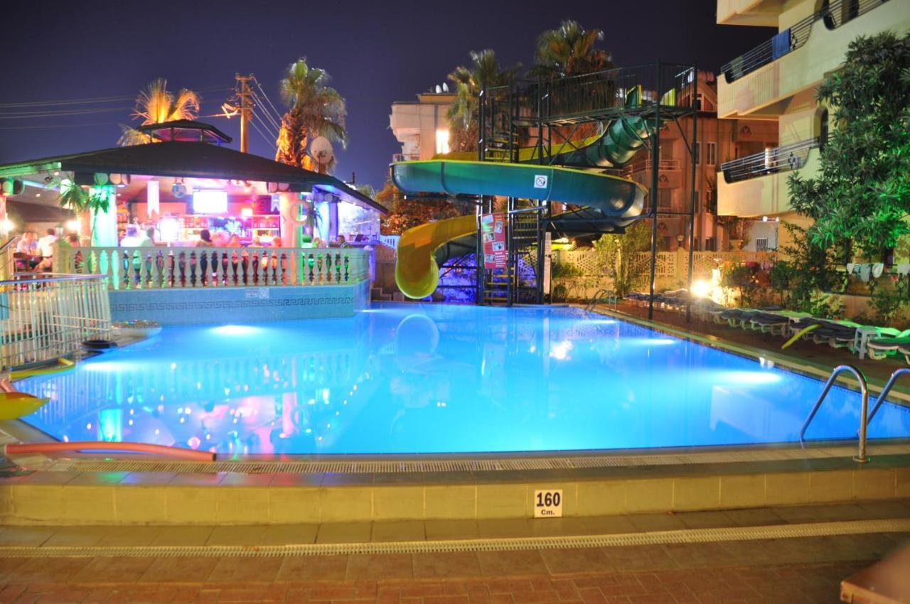 Maxwell Club Aparthotel