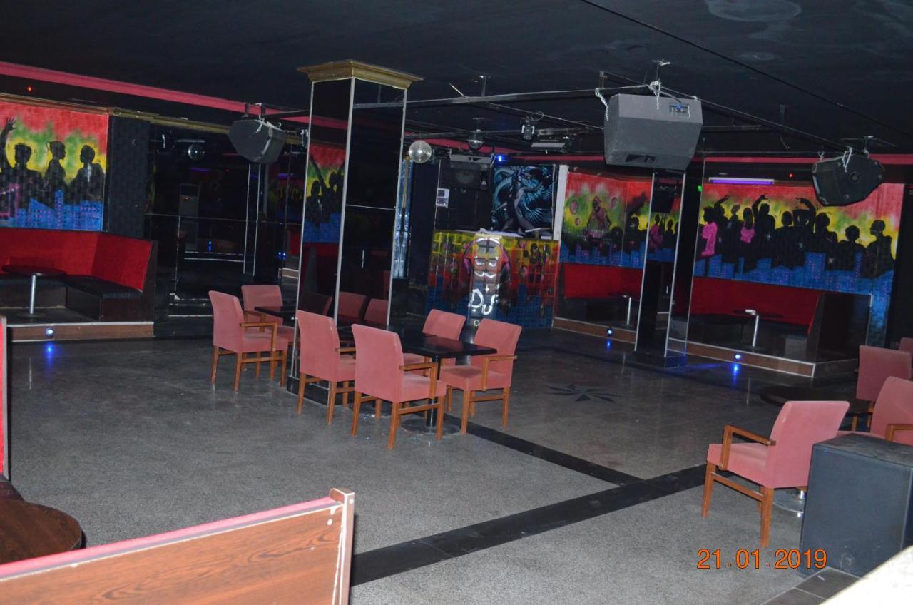 New Penguen Hotel *