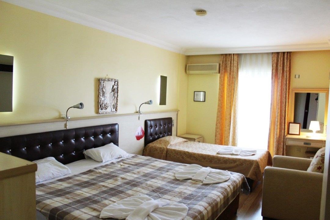 Hotel Panormos 3*