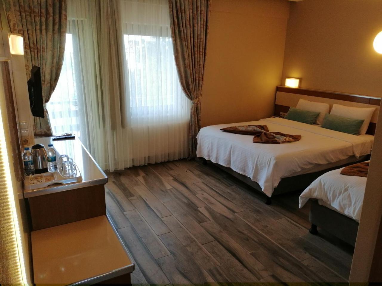 Iris & Hotel 4*
