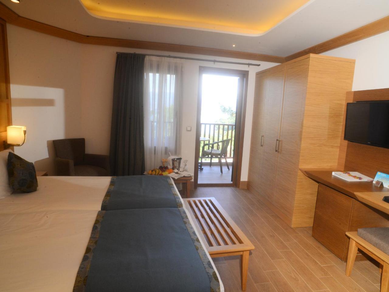 Club & Letoonia Resort