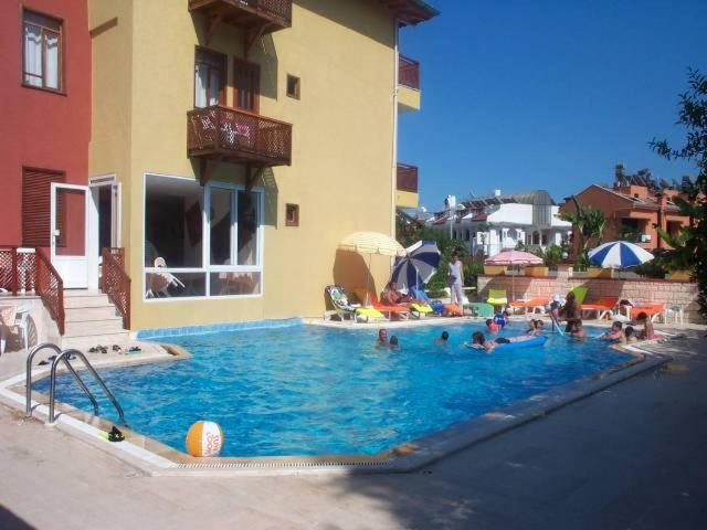 Dinara Garden Hotel 3*