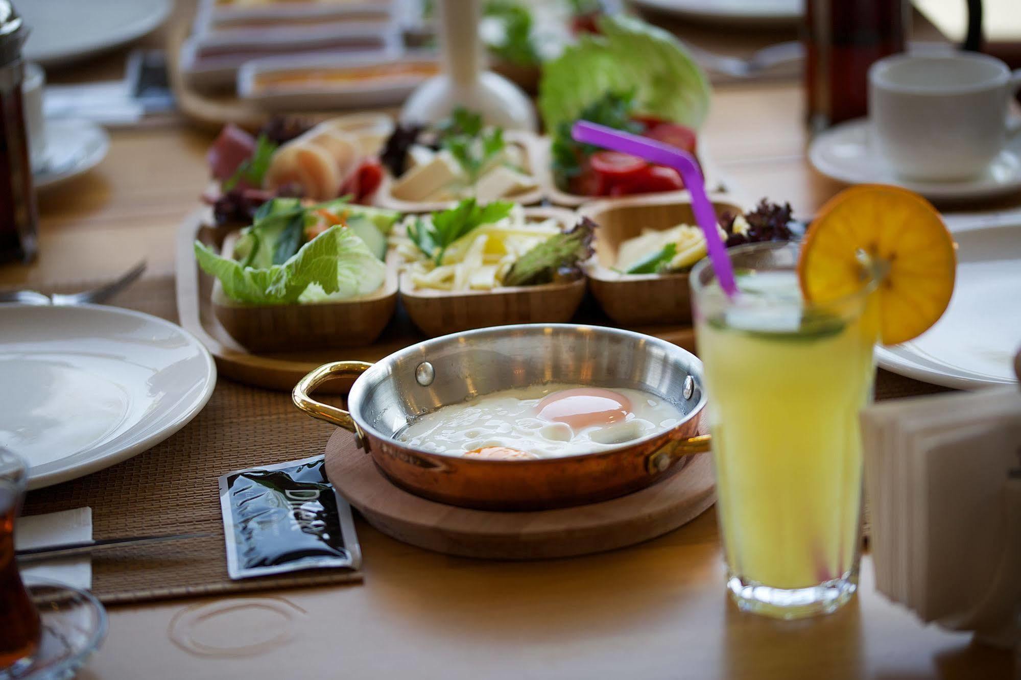 Emirhan Palace Hotel 3*