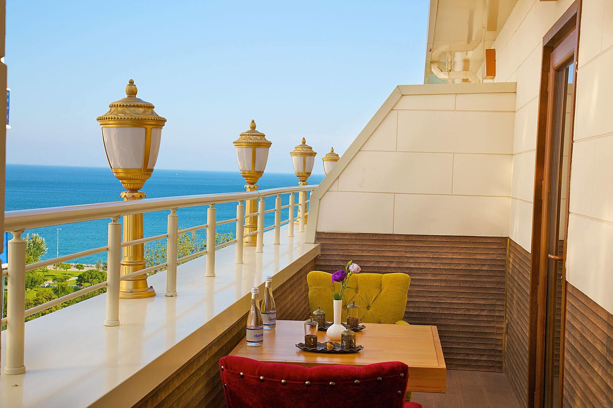 Hotel Emirhan Palace