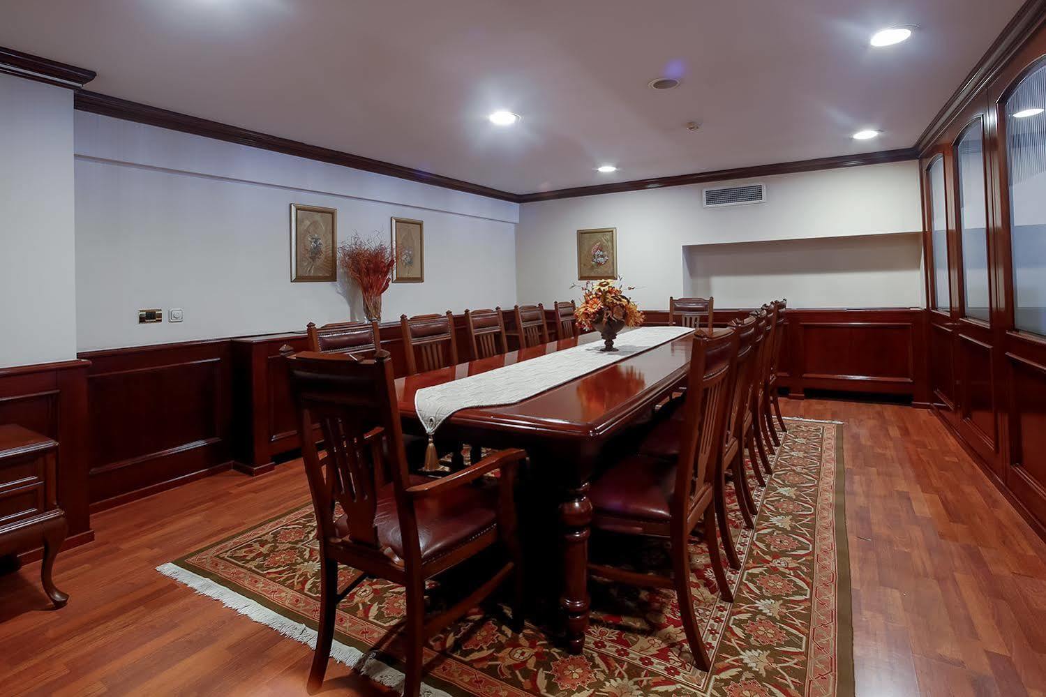 Central Hotel Hotel 4*