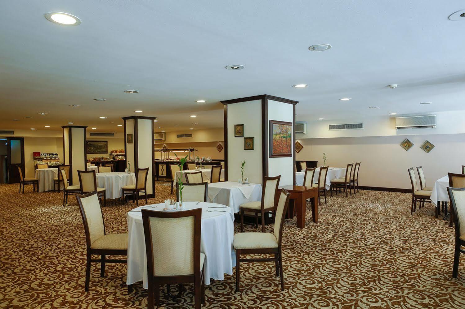 Central Hotel 4*