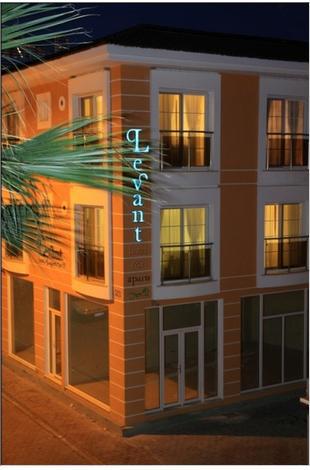 Levant & Apartment Cesme
